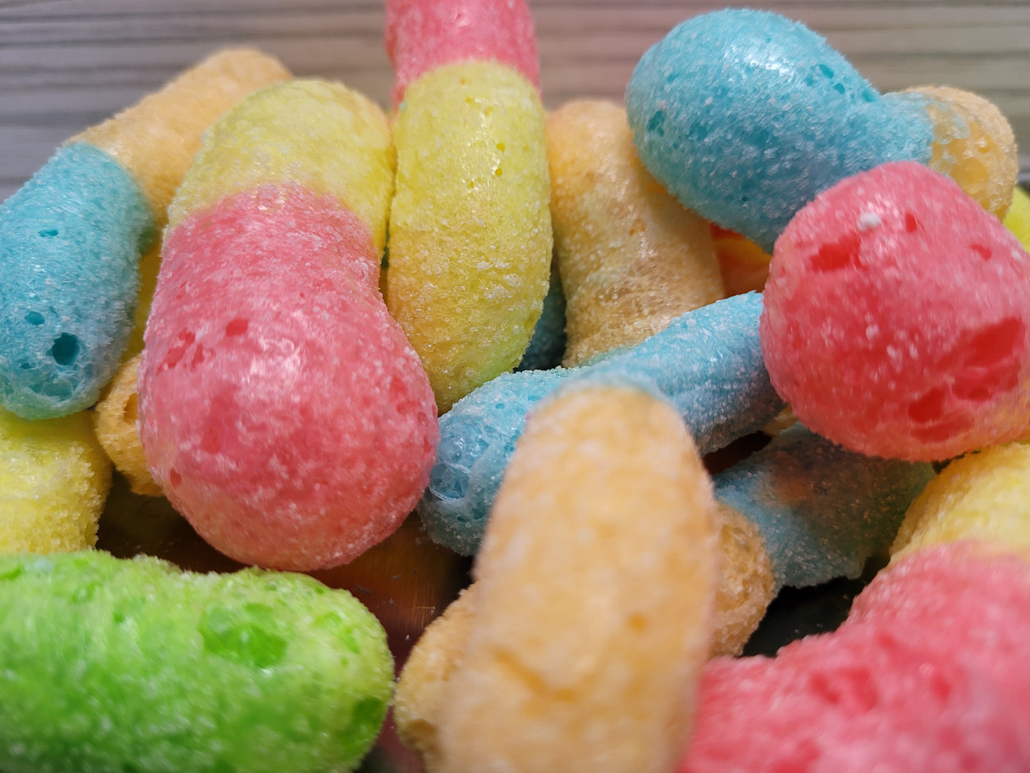 Sour Wiggly Worms- Freeze Dried